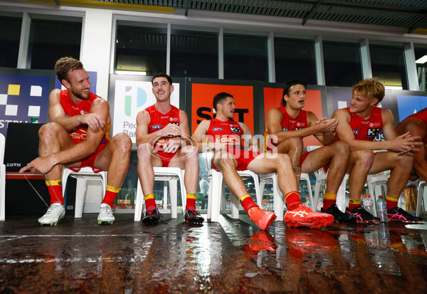 AFL 2024 Round 10 - Gold Coast v Geelong - A-49420617