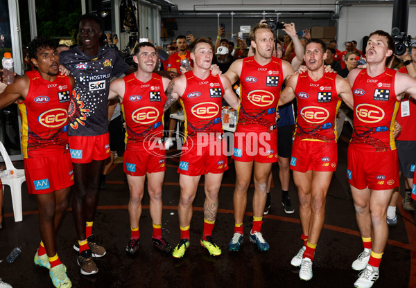 AFL 2024 Round 10 - Gold Coast v Geelong - A-49420618