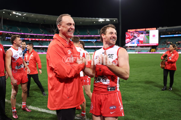 AFL 2024 Round 10 - Sydney v Carlton - A-49452535