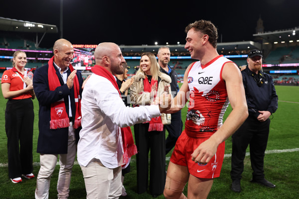 AFL 2024 Round 10 - Sydney v Carlton - A-49452540