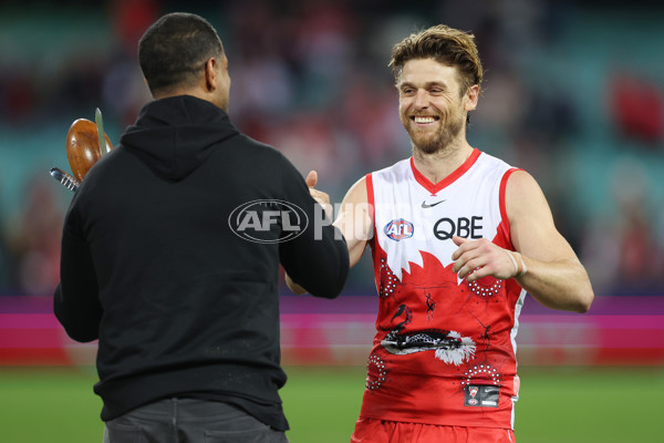 AFL 2024 Round 10 - Sydney v Carlton - A-49452566