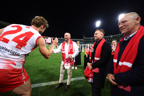 AFL 2024 Round 10 - Sydney v Carlton - A-49452568