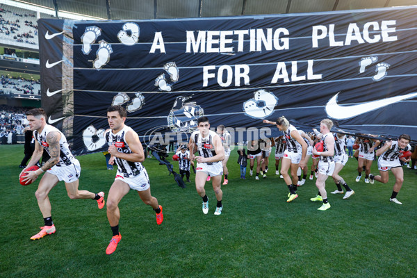 AFL 2024 Round 10 - Collingwood v Kuwarna - A-49454800