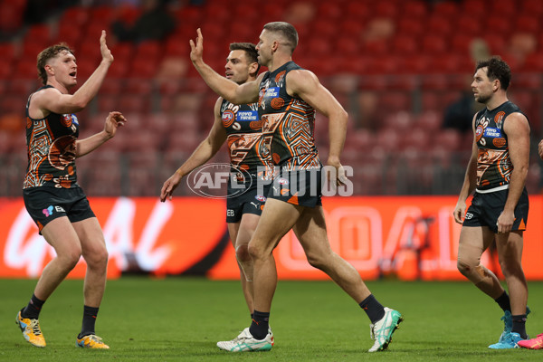 AFL 2024 Round 10 - GWS v Western Bulldogs - A-49465476