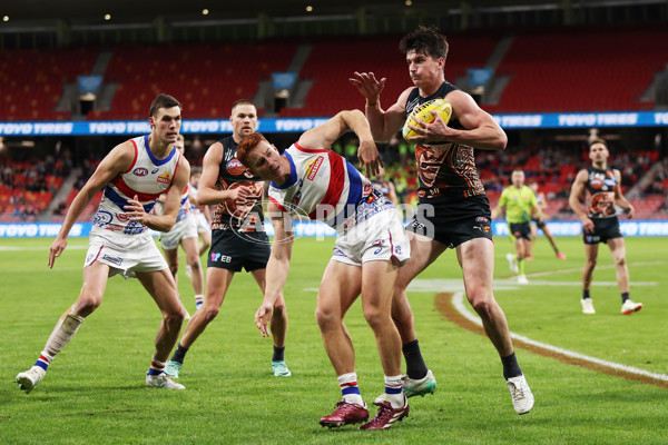 AFL 2024 Round 10 - GWS v Western Bulldogs - A-49465527