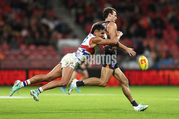 AFL 2024 Round 10 - GWS v Western Bulldogs - A-49465545