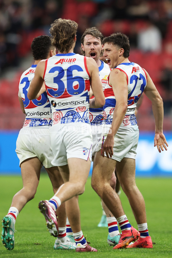 AFL 2024 Round 10 - GWS v Western Bulldogs - A-49465762