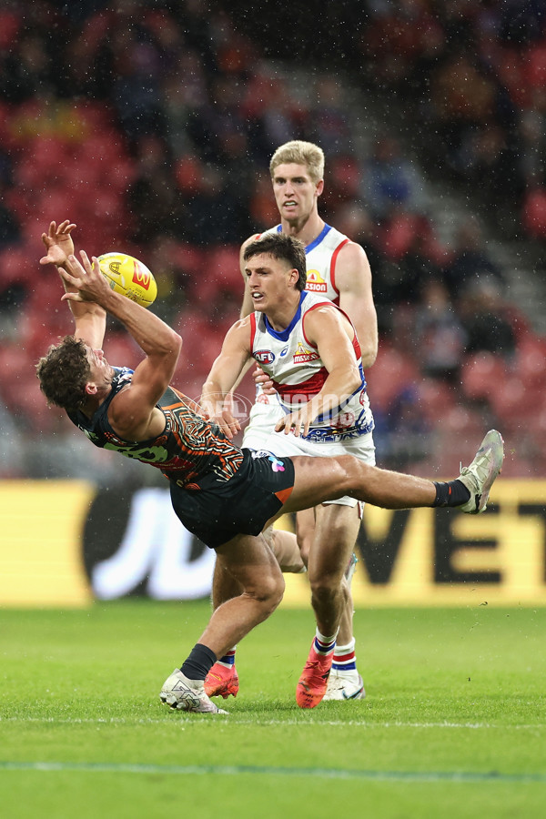 AFL 2024 Round 10 - GWS v Western Bulldogs - A-49465835