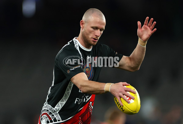 AFL 2024 Round 10 - Essendon v North Melbourne - A-49489833
