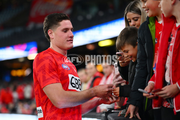 AFL 2024 Round 11 - Western Bulldogs v Sydney - A-49607861