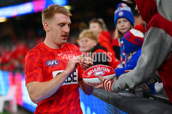 AFL 2024 Round 11 - Western Bulldogs v Sydney - A-49608160