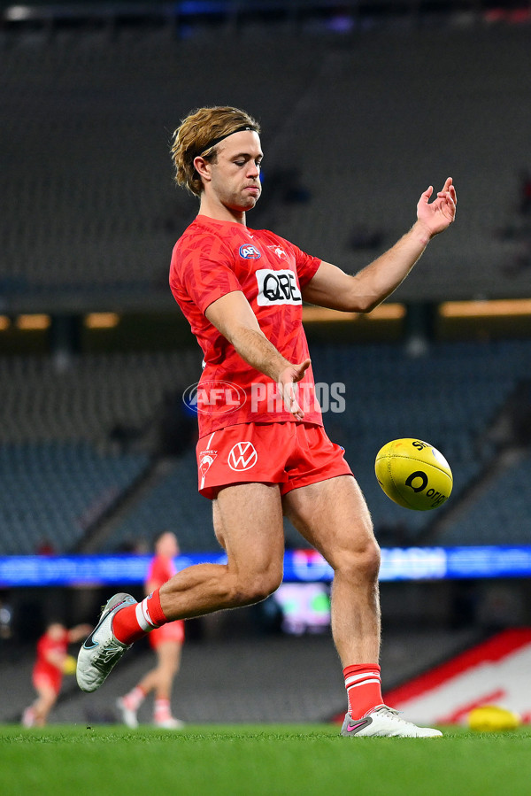 AFL 2024 Round 11 - Western Bulldogs v Sydney - A-49613323