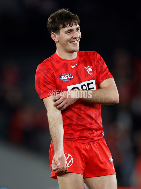 AFL 2024 Round 11 - Western Bulldogs v Sydney - A-49613336