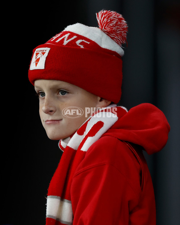 AFL 2024 Round 11 - Western Bulldogs v Sydney - A-49613346