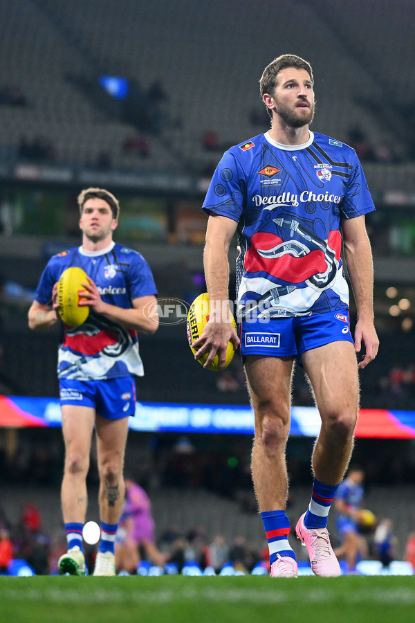 AFL 2024 Round 11 - Western Bulldogs v Sydney - A-49613351