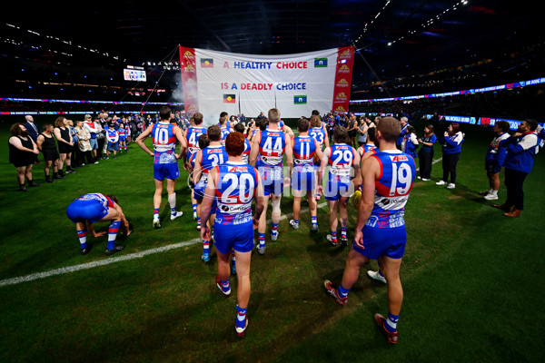 AFL 2024 Round 11 - Western Bulldogs v Sydney - A-49613371