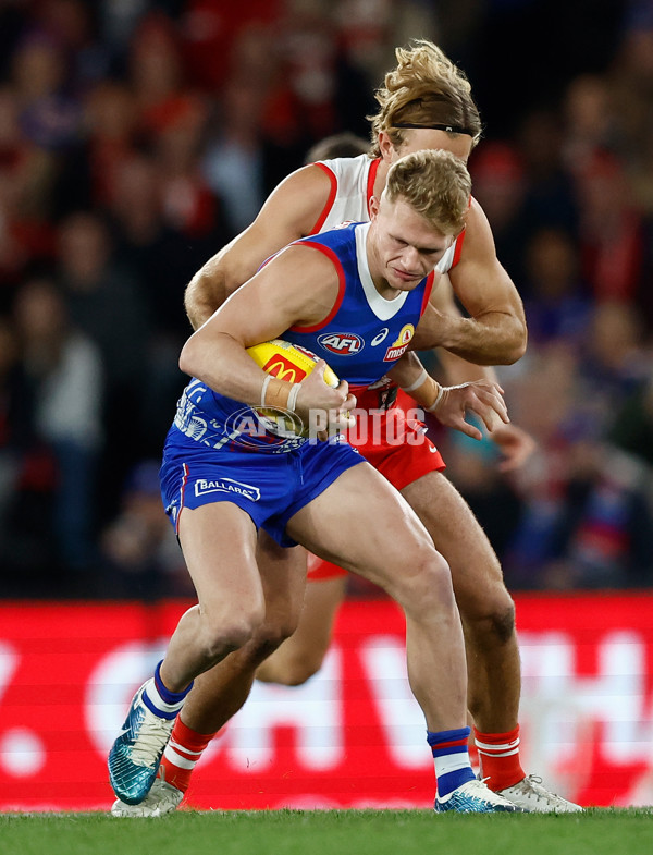 AFL 2024 Round 11 - Western Bulldogs v Sydney - A-49613375