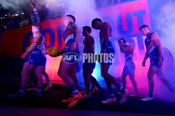 AFL 2024 Round 11 - Western Bulldogs v Sydney - A-49613376