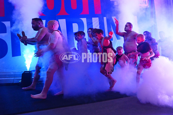 AFL 2024 Round 11 - Western Bulldogs v Sydney - A-49613378