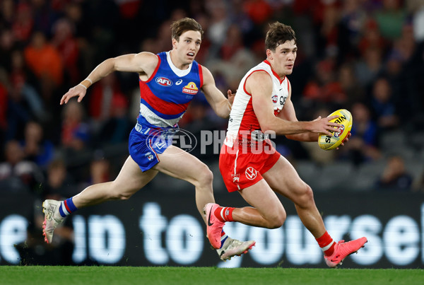 AFL 2024 Round 11 - Western Bulldogs v Sydney - A-49613403
