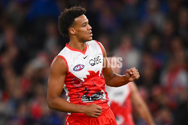 AFL 2024 Round 11 - Western Bulldogs v Sydney - A-49613412