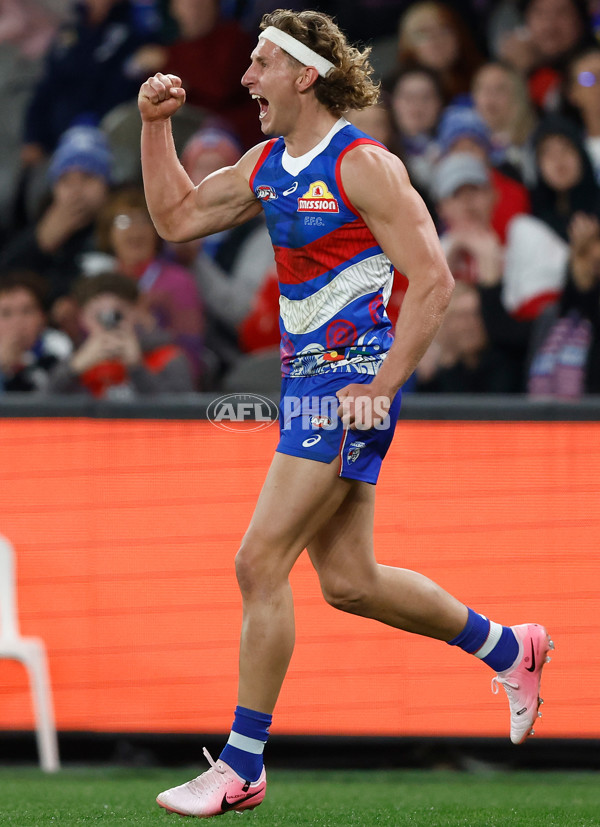 AFL 2024 Round 11 - Western Bulldogs v Sydney - A-49613419