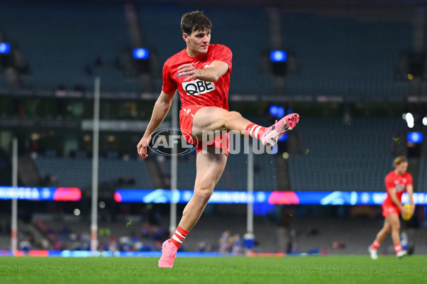 AFL 2024 Round 11 - Western Bulldogs v Sydney - A-49613523