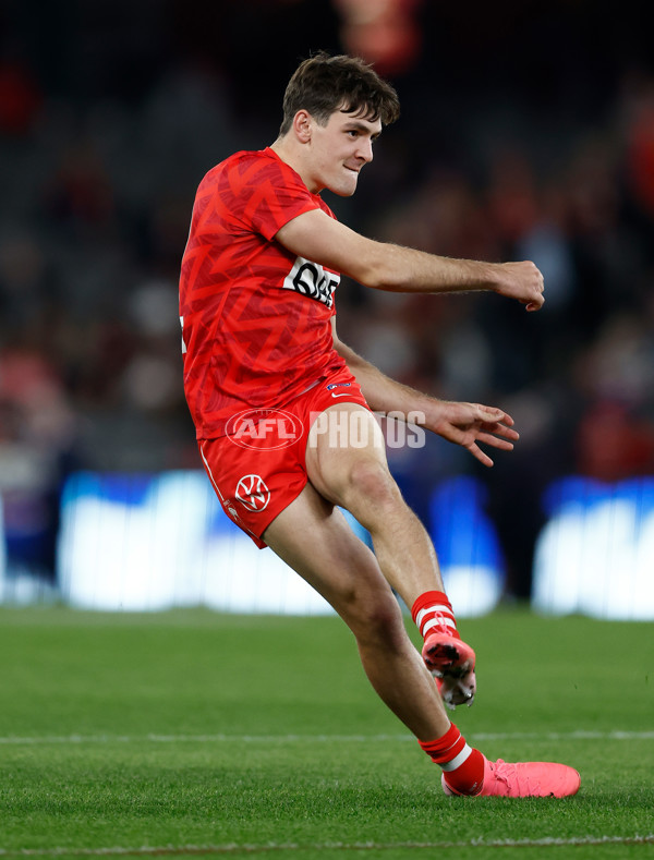 AFL 2024 Round 11 - Western Bulldogs v Sydney - A-49613537