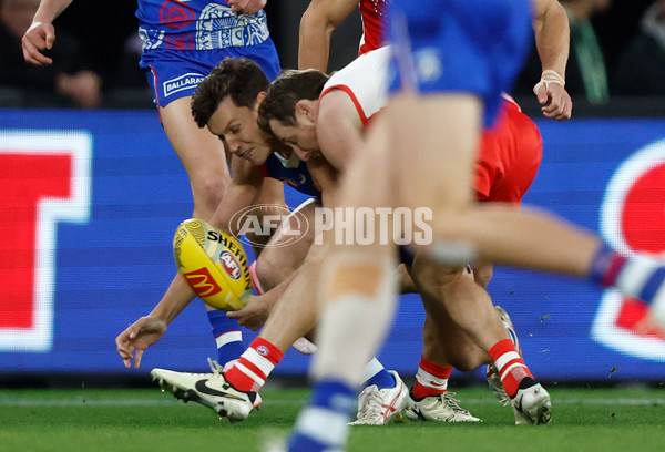AFL 2024 Round 11 - Western Bulldogs v Sydney - A-49613586