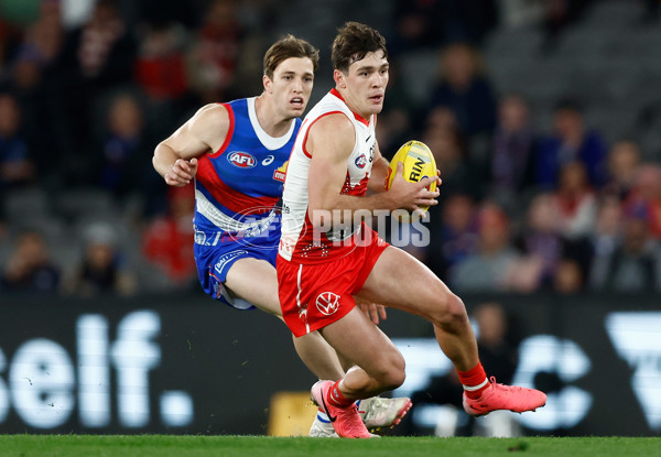 AFL 2024 Round 11 - Western Bulldogs v Sydney - A-49616250