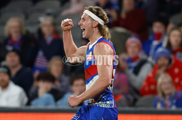 AFL 2024 Round 11 - Western Bulldogs v Sydney - A-49616269
