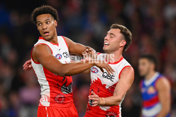 AFL 2024 Round 11 - Western Bulldogs v Sydney - A-49616271
