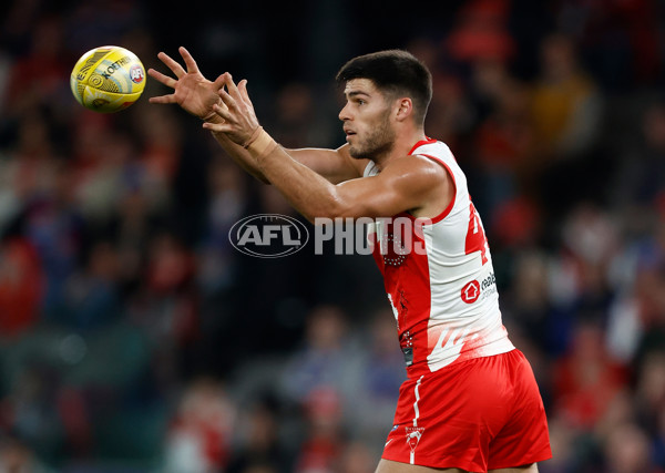 AFL 2024 Round 11 - Western Bulldogs v Sydney - A-49616309