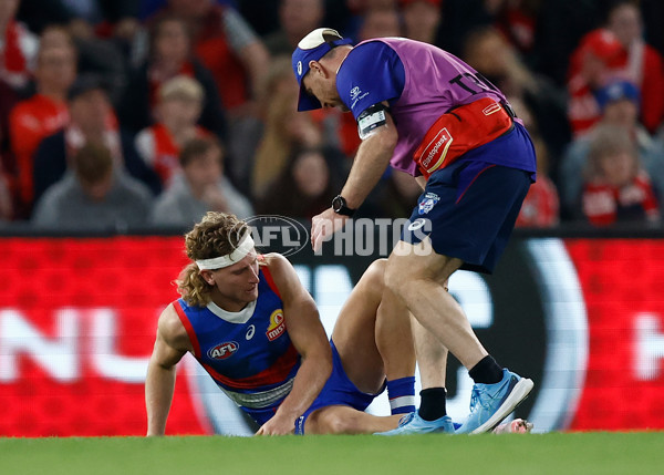 AFL 2024 Round 11 - Western Bulldogs v Sydney - A-49616327