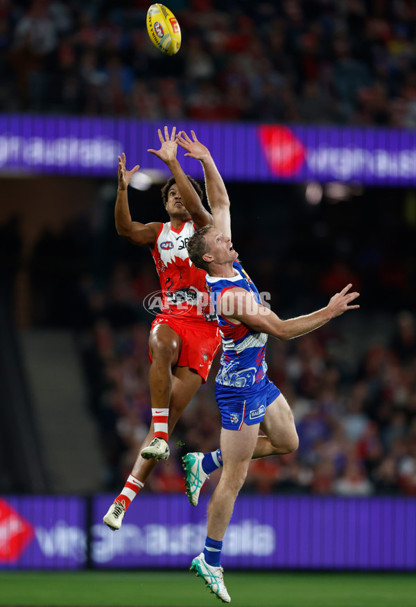 AFL 2024 Round 11 - Western Bulldogs v Sydney - A-49616868