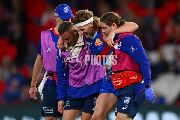 AFL 2024 Round 11 - Western Bulldogs v Sydney - A-49616915