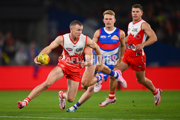 AFL 2024 Round 11 - Western Bulldogs v Sydney - A-49616921