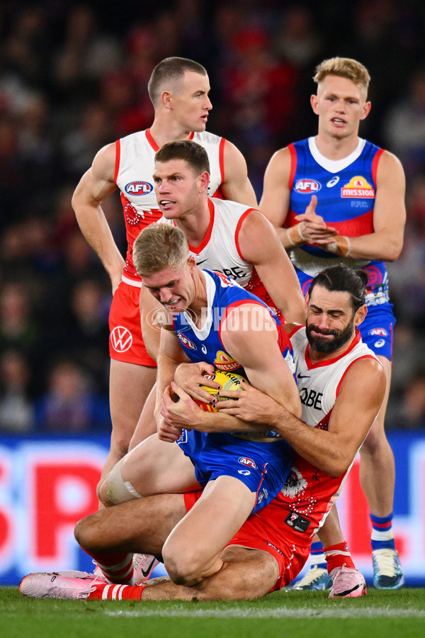 AFL 2024 Round 11 - Western Bulldogs v Sydney - A-49618775