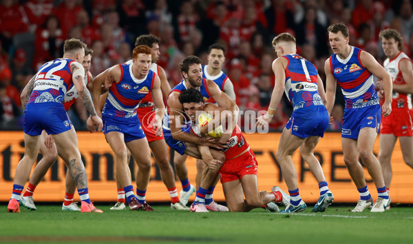 AFL 2024 Round 11 - Western Bulldogs v Sydney - A-49618780