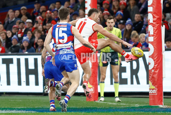 AFL 2024 Round 11 - Western Bulldogs v Sydney - A-49618782