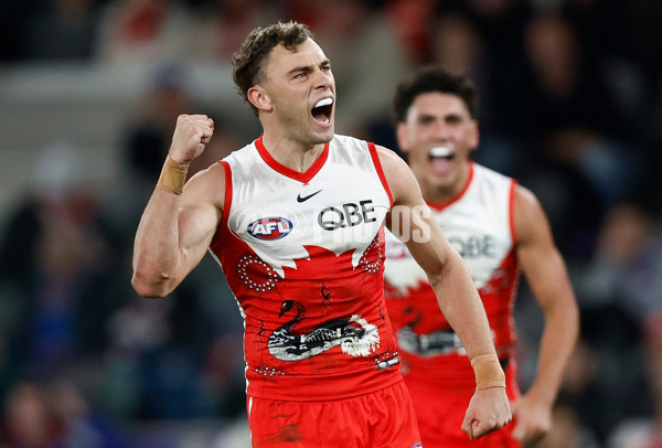 AFL 2024 Round 11 - Western Bulldogs v Sydney - A-49618811