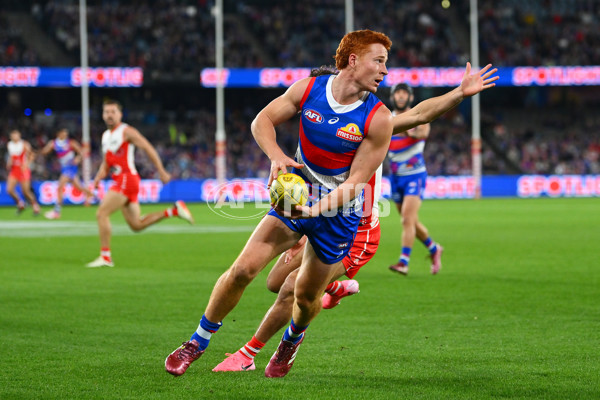 AFL 2024 Round 11 - Western Bulldogs v Sydney - A-49618823