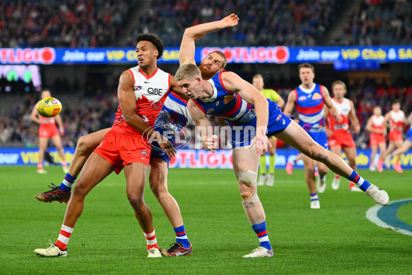 AFL 2024 Round 11 - Western Bulldogs v Sydney - A-49618826