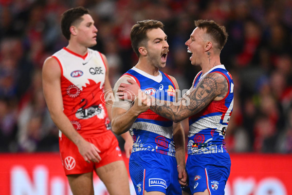 AFL 2024 Round 11 - Western Bulldogs v Sydney - A-49618835