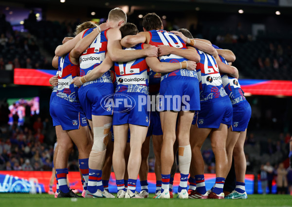 AFL 2024 Round 11 - Western Bulldogs v Sydney - A-49618860