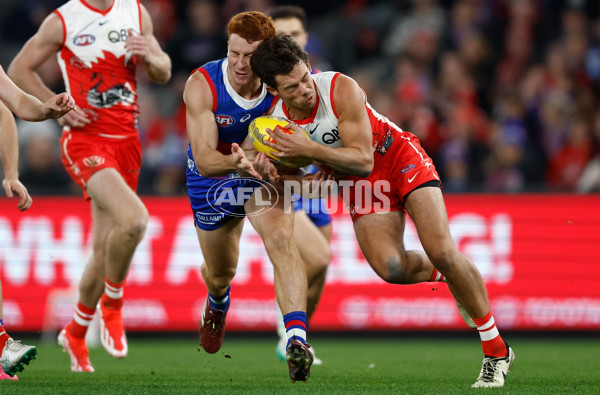 AFL 2024 Round 11 - Western Bulldogs v Sydney - A-49618862