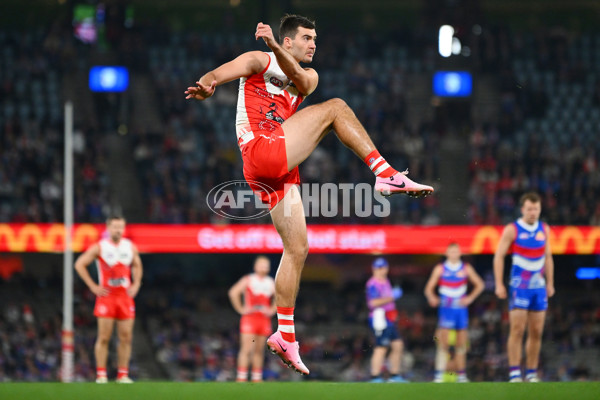 AFL 2024 Round 11 - Western Bulldogs v Sydney - A-49618864