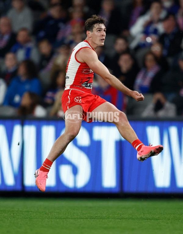 AFL 2024 Round 11 - Western Bulldogs v Sydney - A-49619593