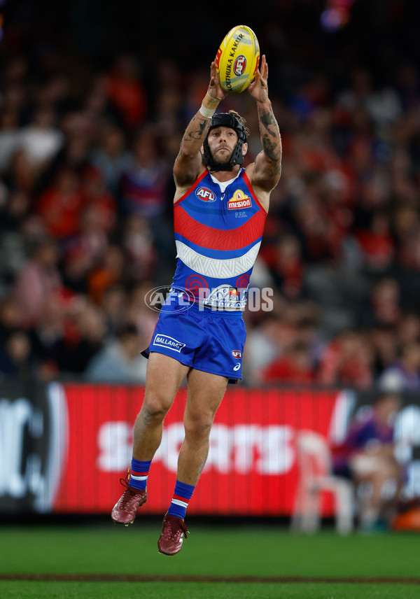 AFL 2024 Round 11 - Western Bulldogs v Sydney - A-49619603