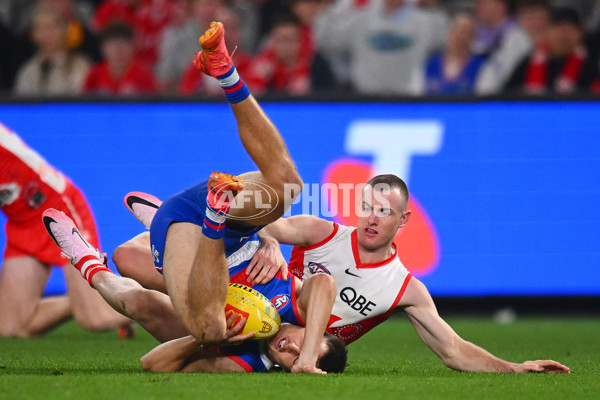 AFL 2024 Round 11 - Western Bulldogs v Sydney - A-49619608